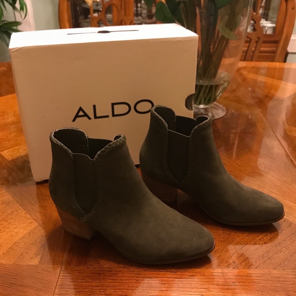 NIB Aldo Leather Ankle Booties Size 6